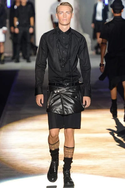Look 24
